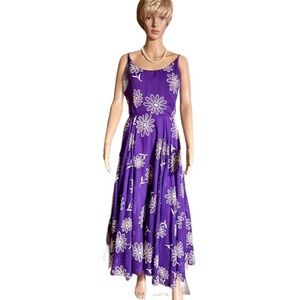 Coco California ~ Vintage ~ Medium ~ Purple/White ~ Floral Embroidery ~ Dress